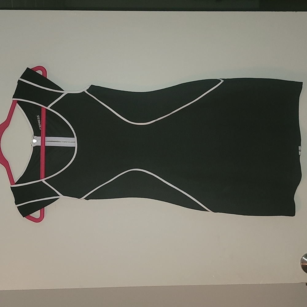 Black and white ribbed express bodycon dress